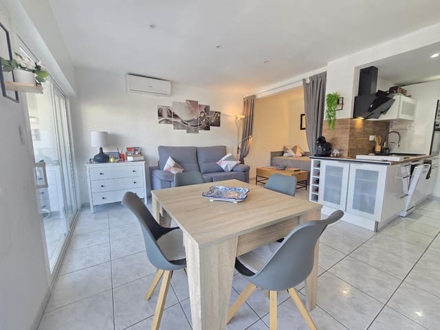 2 Zimmer Strandapartment zu verkaufen in Santa Margarida, Roses mit Pool - 244.000 € (Ref: 10183439)