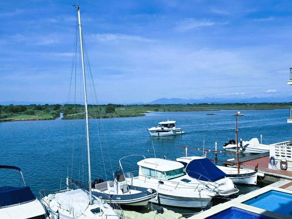 2 Zimmer Apartment zu verkaufen in Roses mit Pool - 228.000 € (Ref: 8332208)