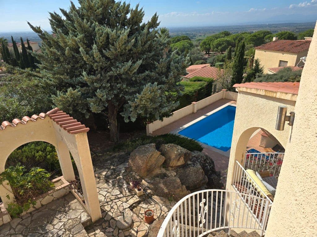 4 slaapkamer Villa te koop in Palau-saverdera met zwembad garage - € 550.000 (Ref: 8649090)