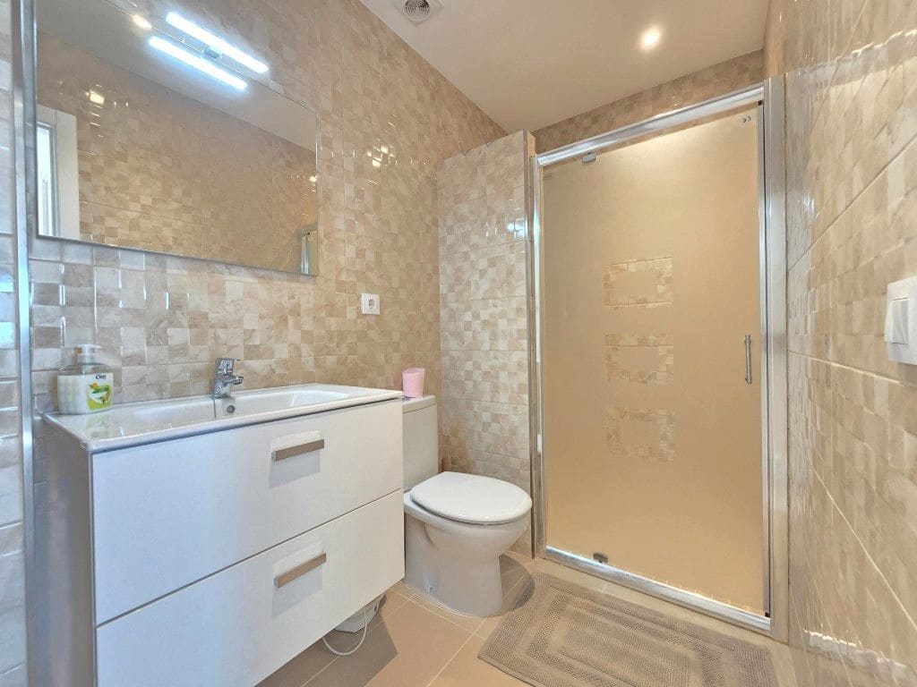 5 slaapkamer Villa te koop in Roses met garage - € 375.000 (Ref: 8840363)