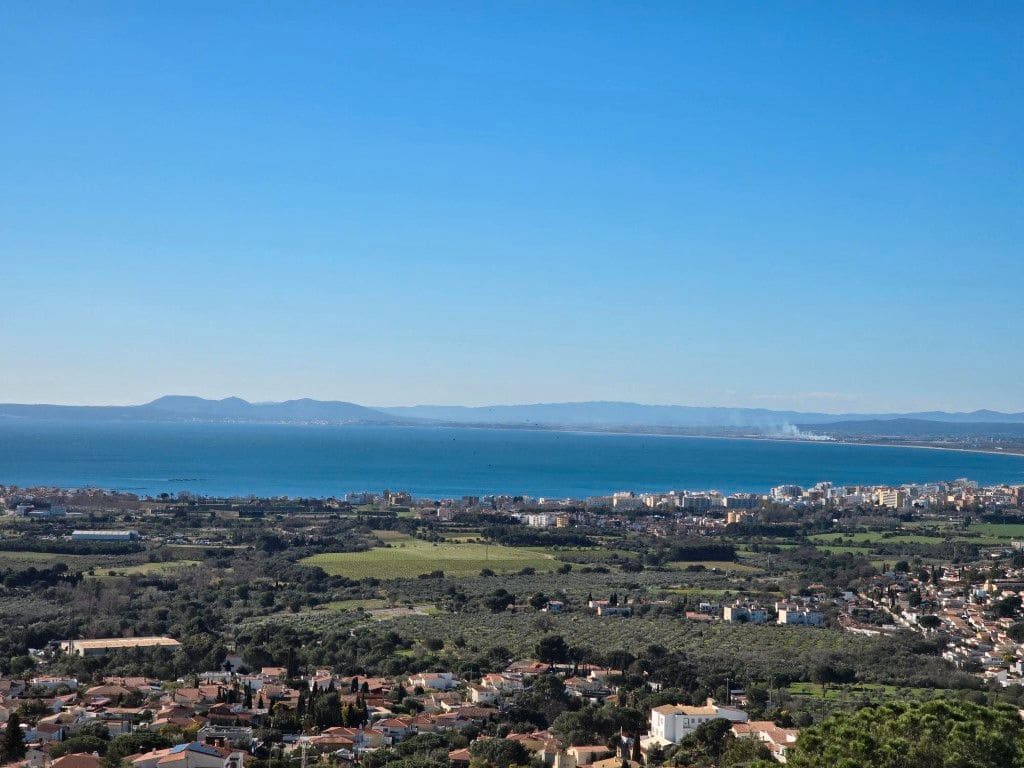 5 slaapkamer Villa te koop in Roses met garage - € 375.000 (Ref: 8840363)