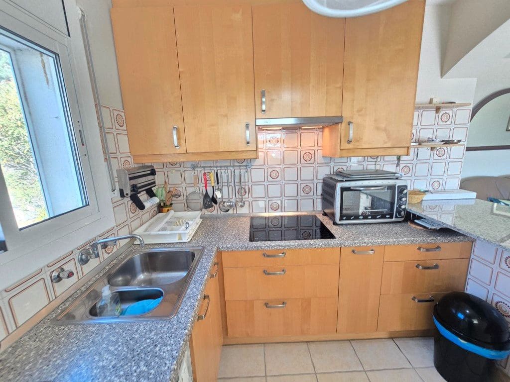 5 slaapkamer Villa te koop in Roses met garage - € 375.000 (Ref: 8840363)