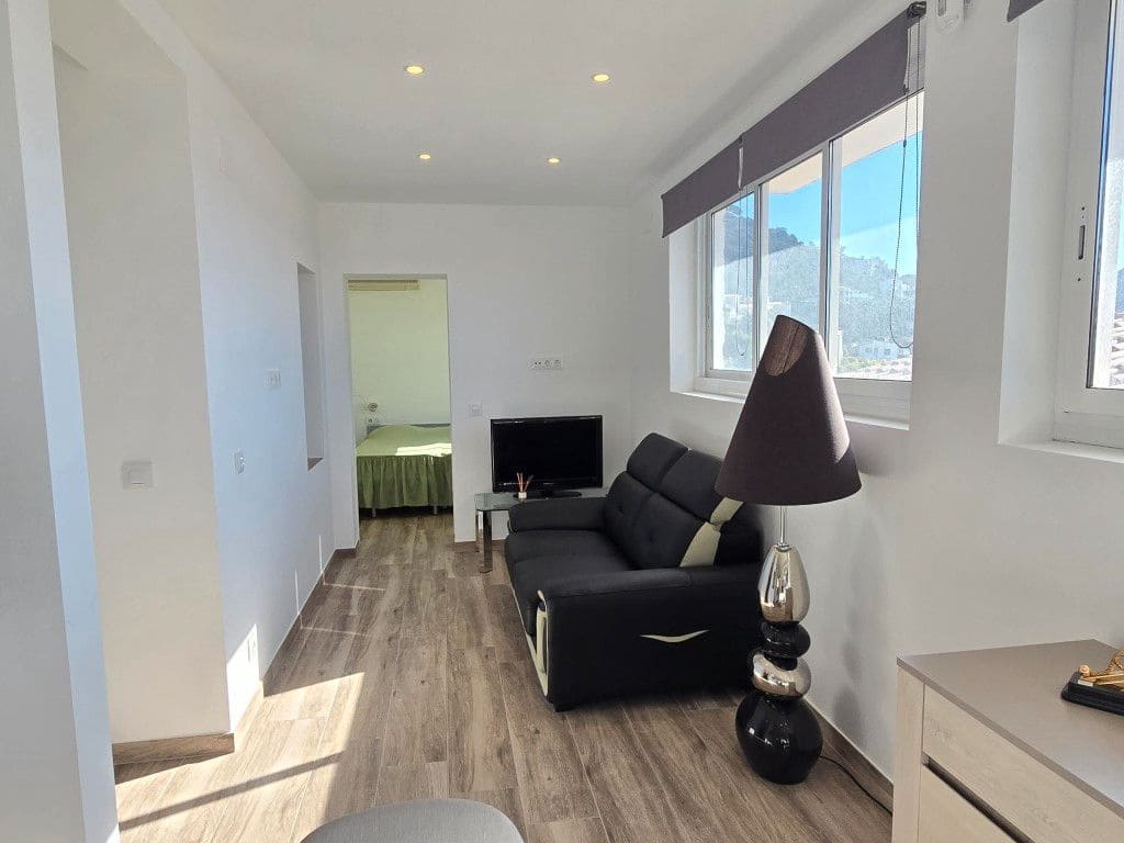 5 slaapkamer Villa te koop in Roses met garage - € 375.000 (Ref: 8840363)