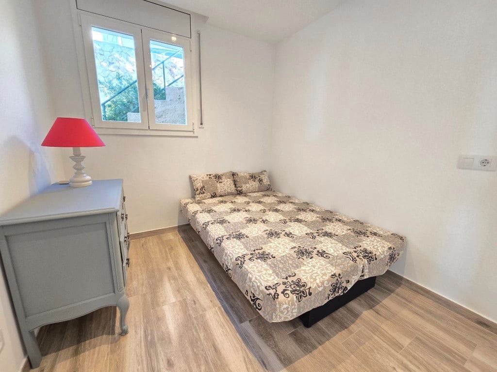 5 slaapkamer Villa te koop in Roses met garage - € 375.000 (Ref: 8840363)