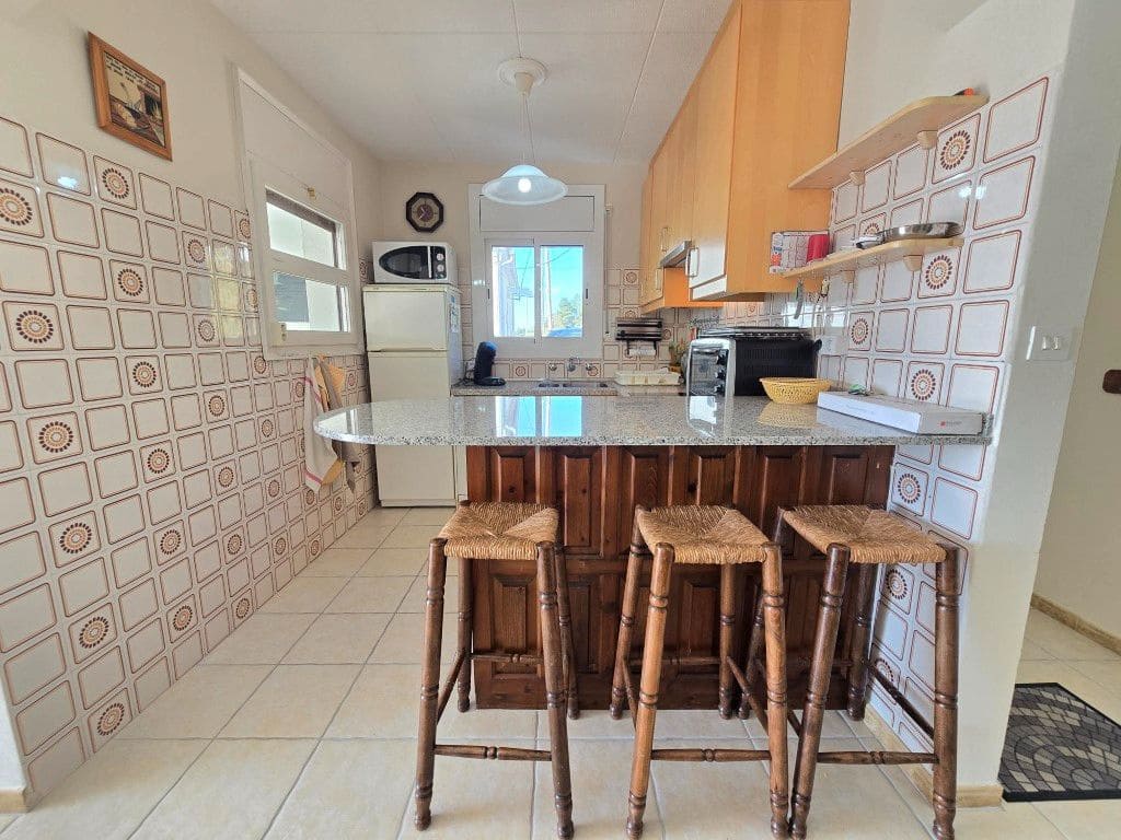 5 slaapkamer Villa te koop in Roses met garage - € 375.000 (Ref: 8840363)