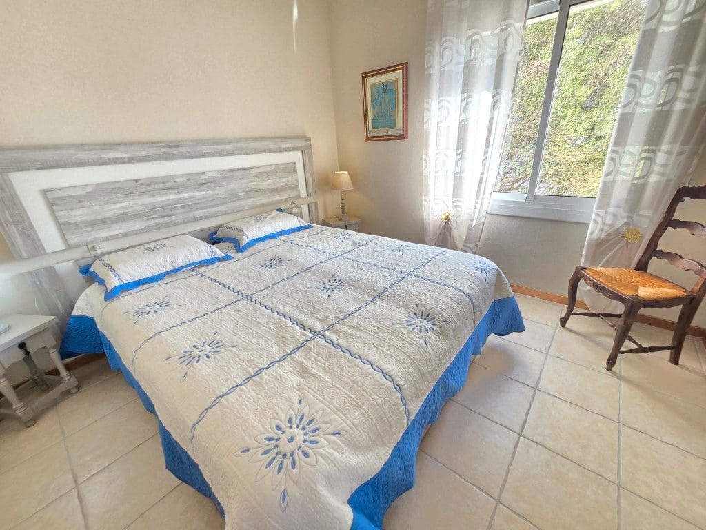 5 slaapkamer Villa te koop in Roses met garage - € 375.000 (Ref: 8840363)