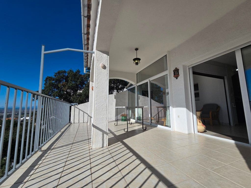 5 slaapkamer Villa te koop in Roses met garage - € 375.000 (Ref: 8840363)