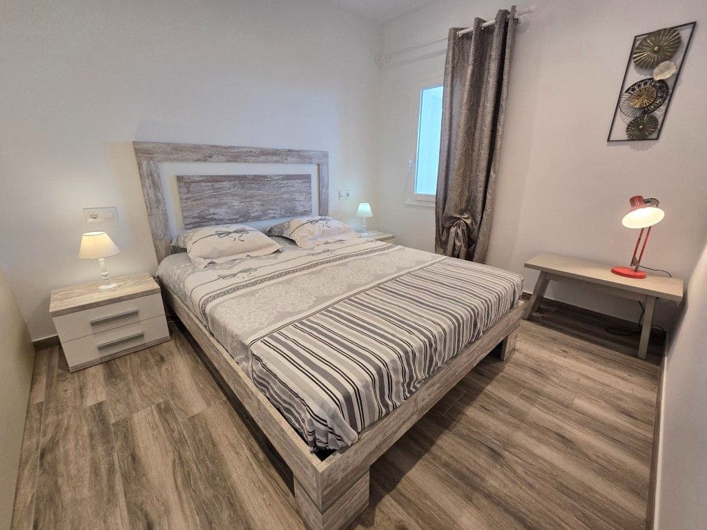 5 slaapkamer Villa te koop in Roses met garage - € 375.000 (Ref: 8840363)