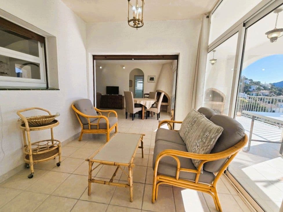 5 slaapkamer Villa te koop in Roses met garage - € 375.000 (Ref: 8840363)