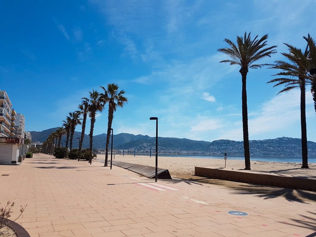 1 bedroom Apartment for sale in Roses - € 130,000 (Ref: 9184291)