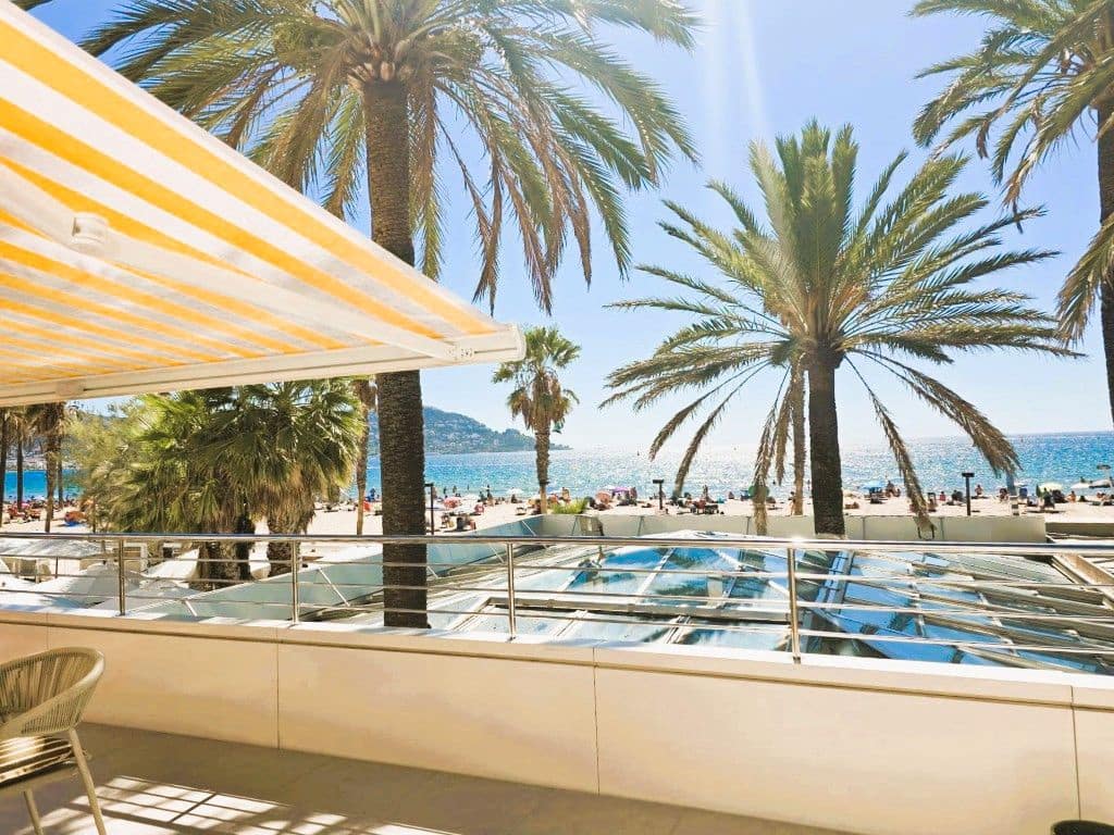 1 soveværelse Strandlejlighed til salg i Roses med swimmingpool - € 349.500 (Ref: 9205484)