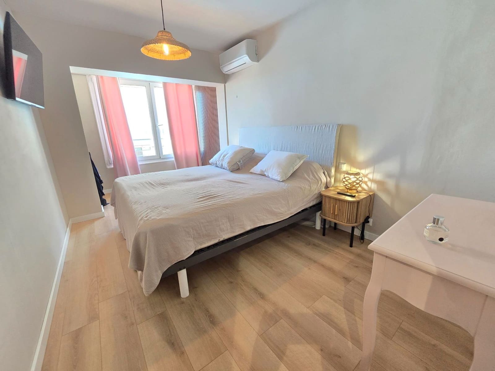 1 soveværelse Strandlejlighed til salg i Roses med swimmingpool - € 349.500 (Ref: 9205484)