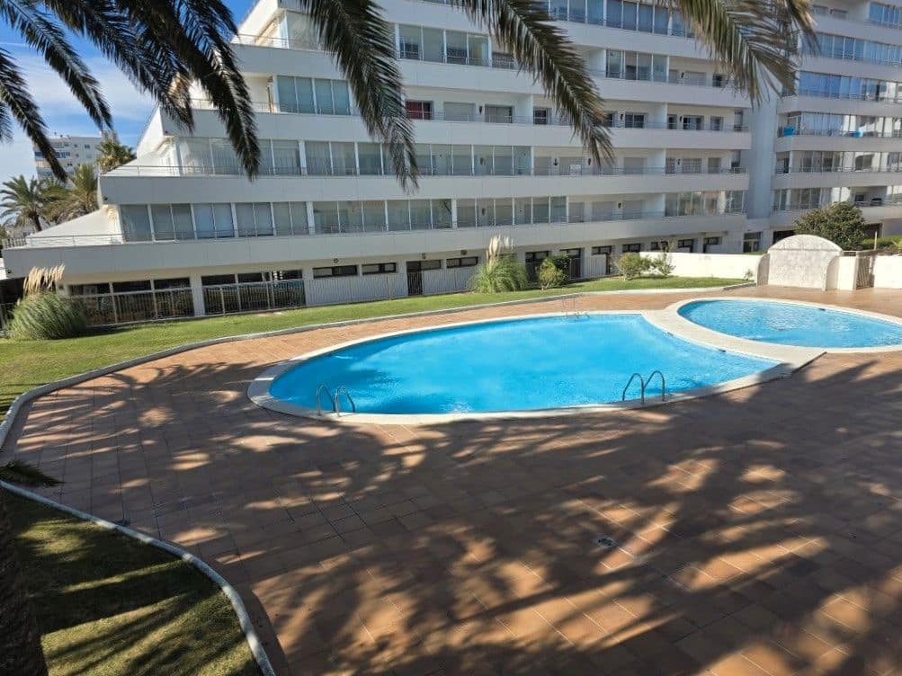 1 soveværelse Strandlejlighed til salg i Roses med swimmingpool - € 349.500 (Ref: 9205484)