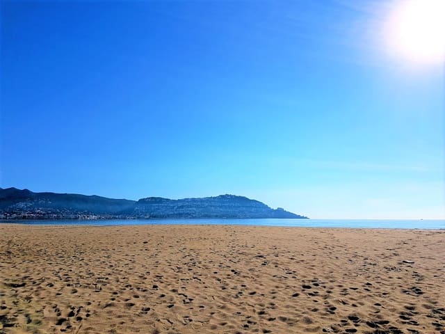 1 soverom Strandleiligheter til salgs i Santa Margarida, Roses med garasje - € 195 000 (Ref: 9253662)