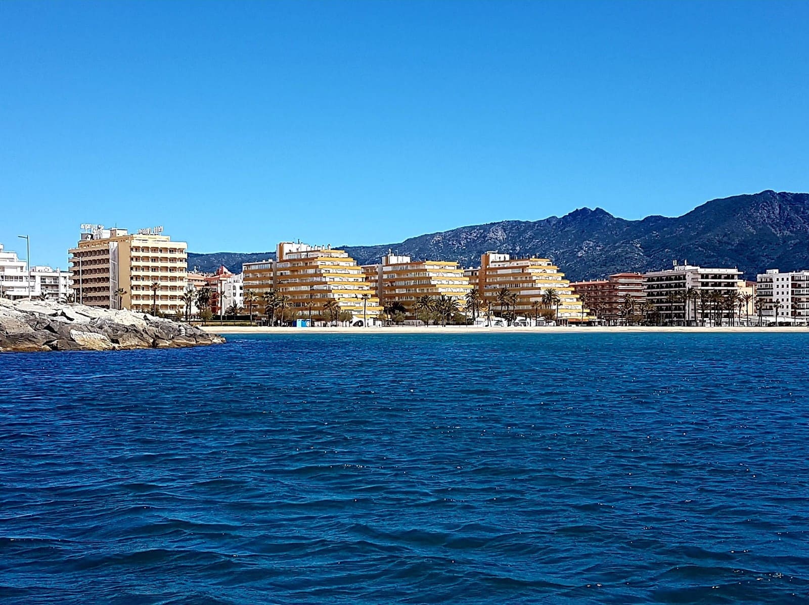 1 soveværelse Strandlejlighed til salg i Roses med garage - € 195.000 (Ref: 9253662)