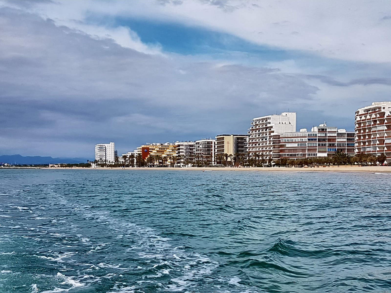 1 soveværelse Strandlejlighed til salg i Roses med garage - € 195.000 (Ref: 9253662)