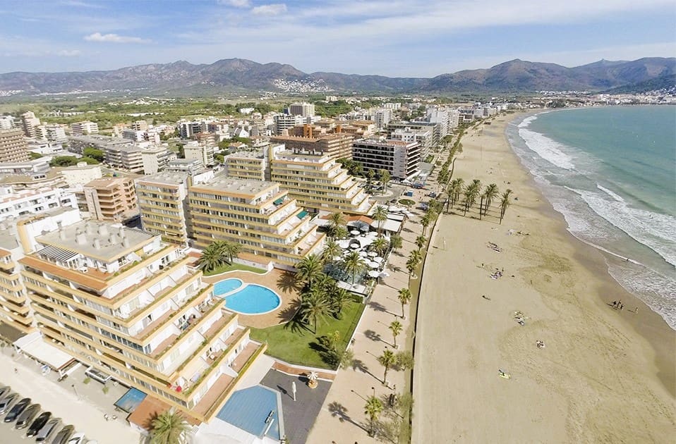 1 bedroom Beach Apartment for sale in Roses with garage - € 195,000 (Ref: 9253662)