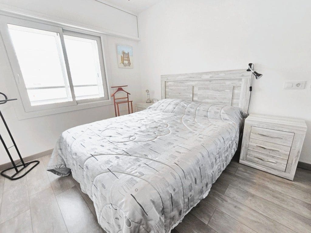 1 soveværelse Strandlejlighed til salg i Roses med swimmingpool - € 212.500 (Ref: 9297749)