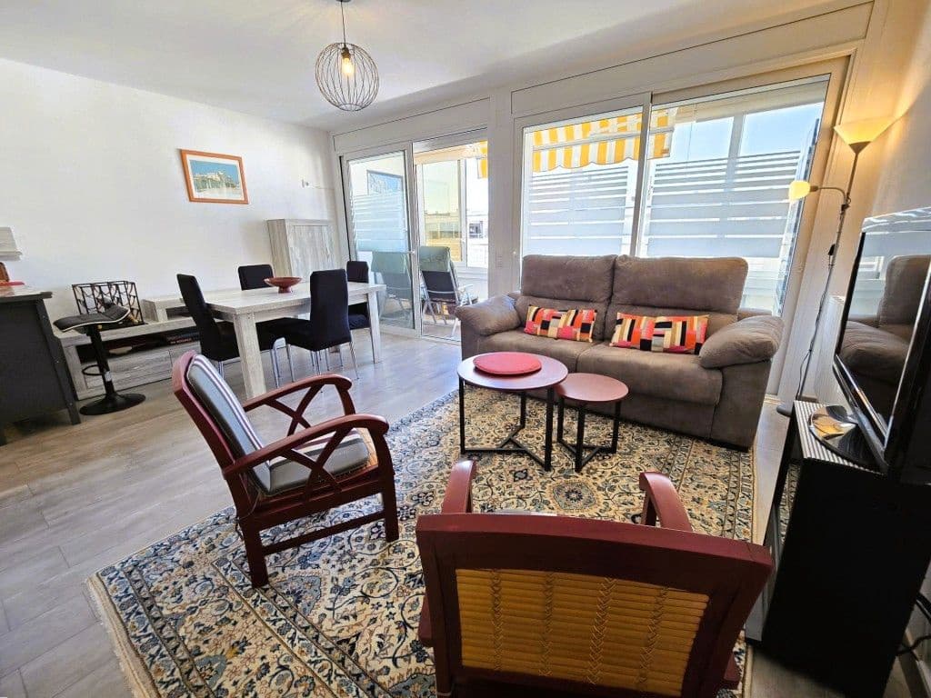 1 soveværelse Strandlejlighed til salg i Roses med swimmingpool - € 212.500 (Ref: 9297749)