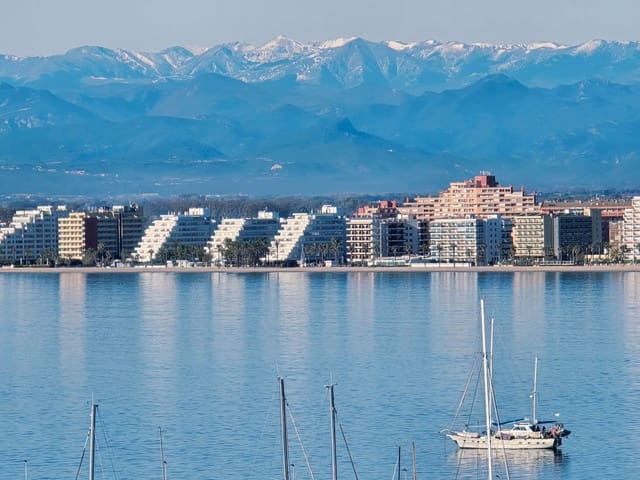 1 soveværelse Strandlejlighed til salg i Santa Margarida, Roses med swimmingpool - € 212.500 (Ref: 9297749)