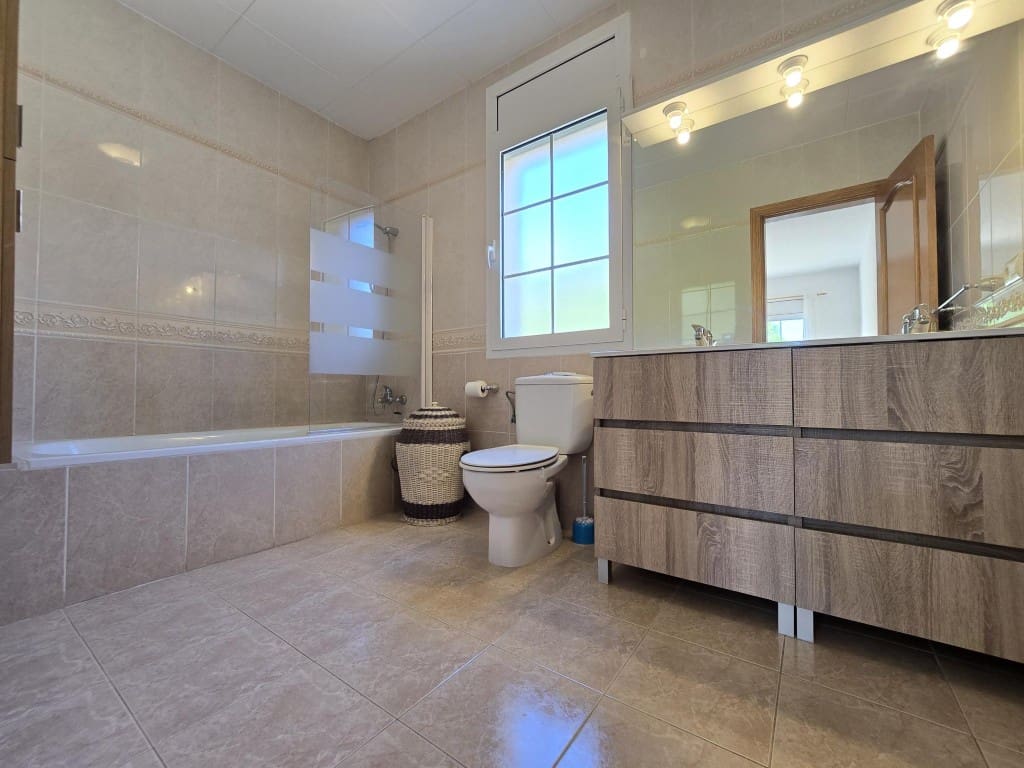 Chalet de 4 habitaciones en Pau en venta con piscina garaje - 695.000 € (Ref: 9335434)