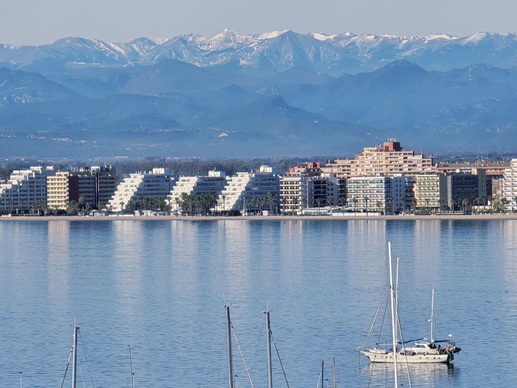 1 bedroom Beach Apartment for sale in Roses with pool - € 160,000 (Ref: 9421492)