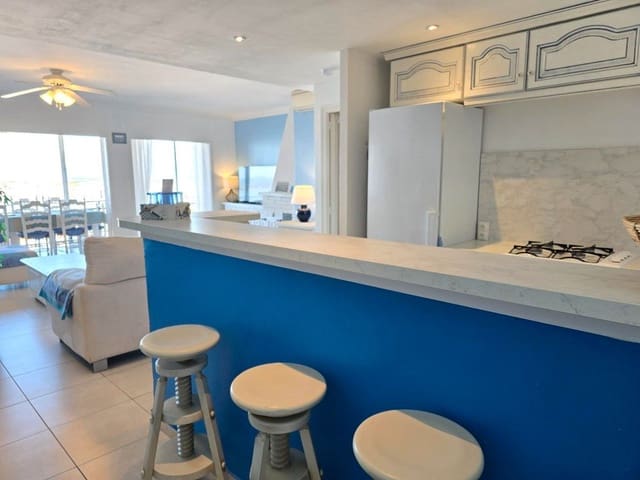 2 Zimmer Strandapartment zu verkaufen in Roses mit Garage - 275.000 € (Ref: 9424128)