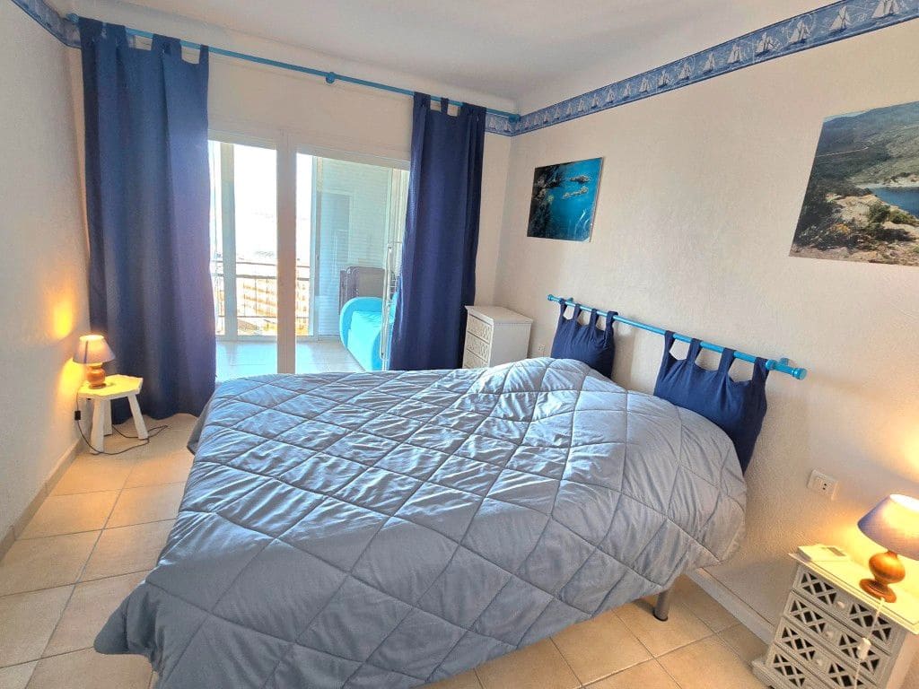 2 Zimmer Strandapartment zu verkaufen in Roses mit Garage - 275.000 € (Ref: 9424128)