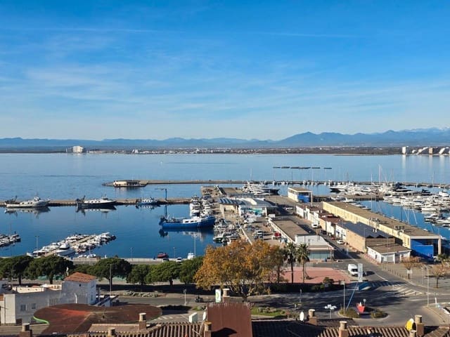 2 Zimmer Strandapartment zu verkaufen in Roses mit Garage - 275.000 € (Ref: 9424128)