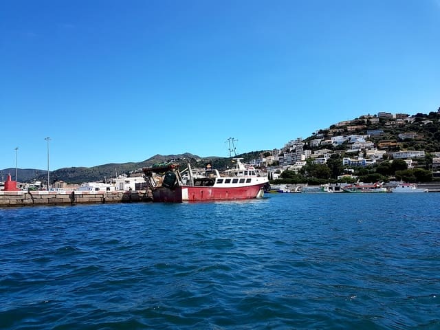 2 makuuhuone Ranta-asunto myytävänä paikassa Roses mukana 
autotalli - 275 000 € (Ref: 9424128)