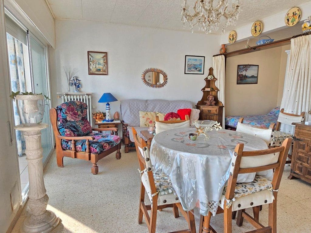 2 bedroom Apartment for sale in Roses with pool - € 180,000 (Ref: 9480598)