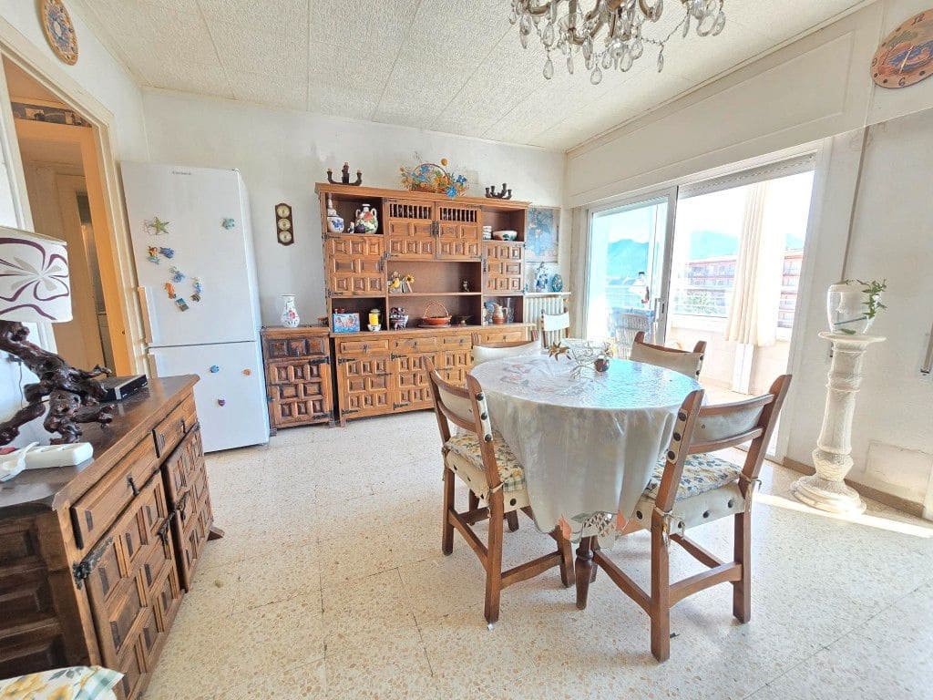 2 bedroom Apartment for sale in Roses with pool - € 180,000 (Ref: 9480598)