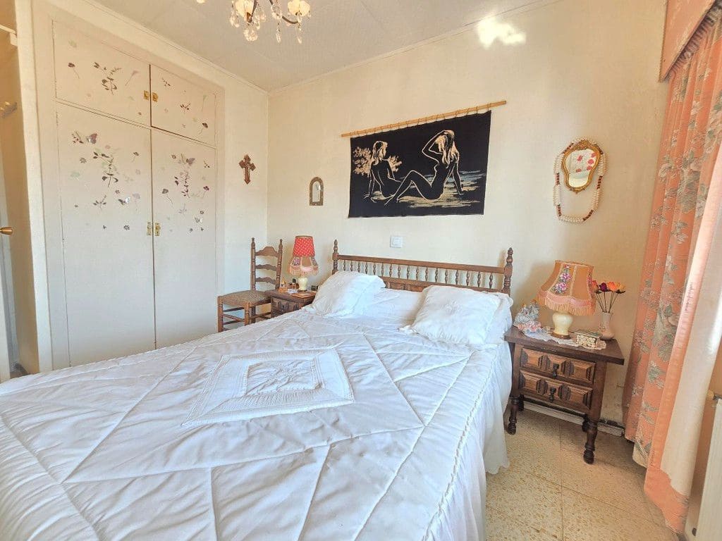 2 bedroom Apartment for sale in Roses with pool - € 180,000 (Ref: 9480598)