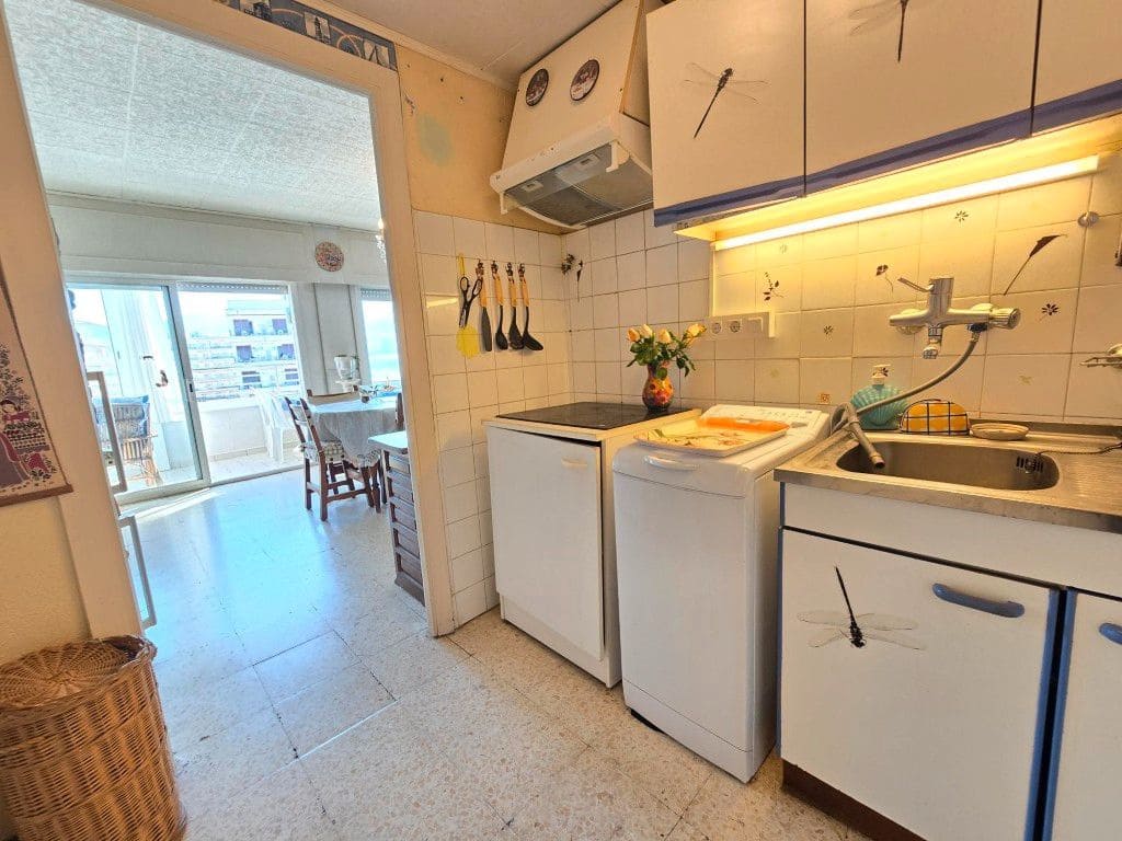 2 bedroom Apartment for sale in Roses with pool - € 180,000 (Ref: 9480598)