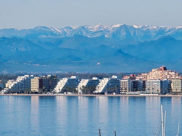 Apartamento de 2 habitaciones en Santa Margarida, Roses en venta con piscina - 180.000 € (Ref: 9480598)