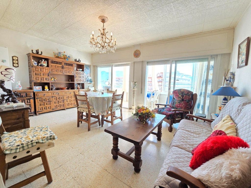 2 bedroom Apartment for sale in Roses with pool - € 180,000 (Ref: 9480598)