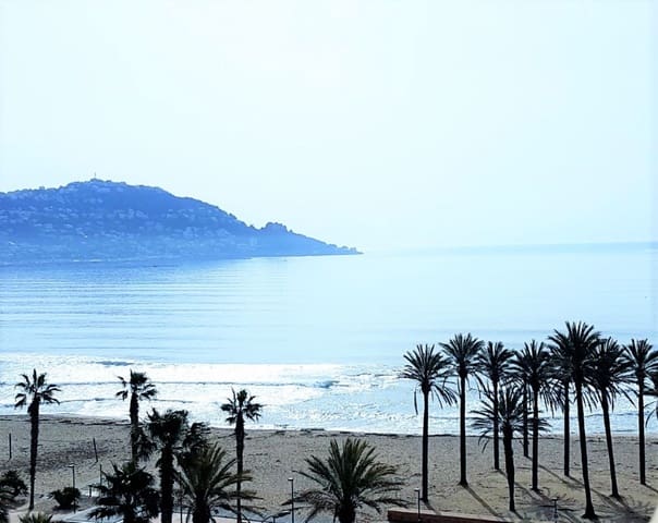 2 Zimmer Strandapartment zu verkaufen in Santa Margarida, Roses mit Pool - 180.000 € (Ref: 9480598)