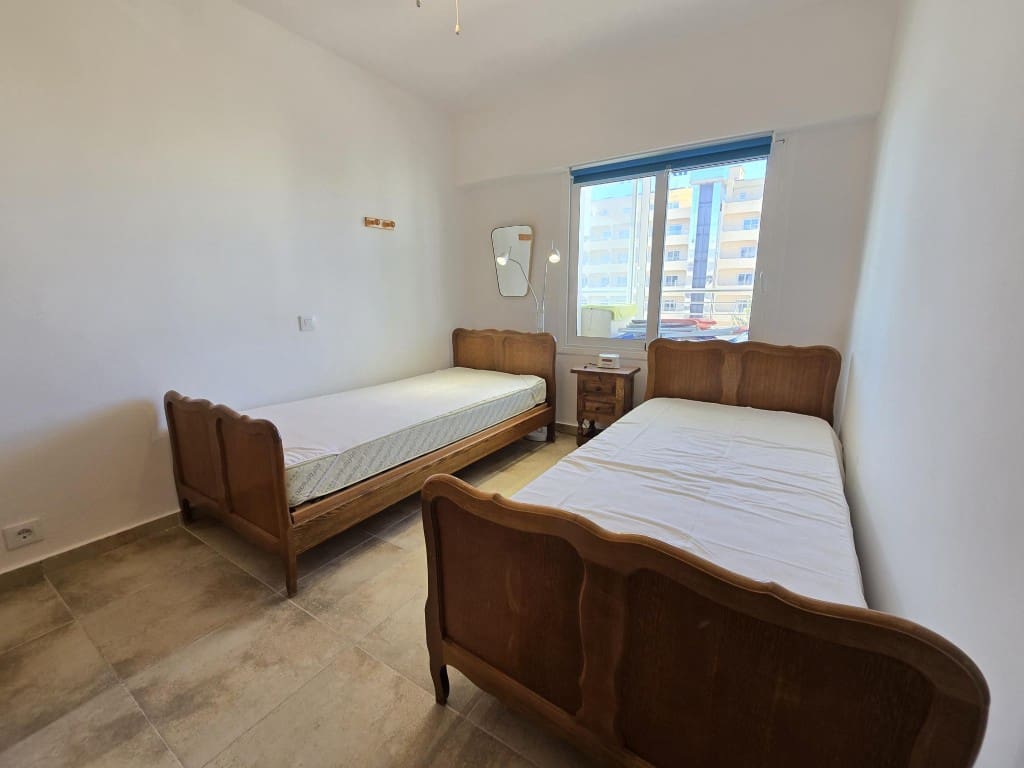 2 soveværelse Strandlejlighed til salg i Roses med swimmingpool - € 330.000 (Ref: 9536311)