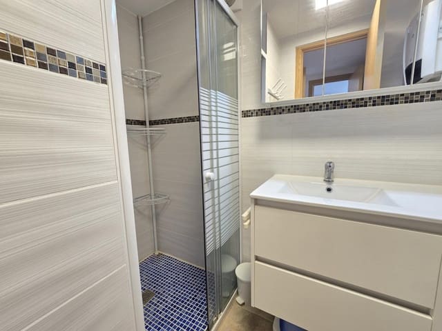 2 soverom Strandleiligheter til salgs i Roses med svømmebasseng - € 330 000 (Ref: 9536311)