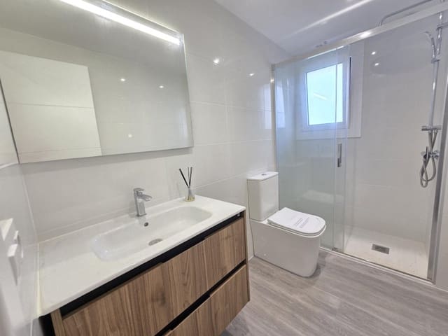 3 quarto Apartamento de Praia para venda em Roses com garagem - 235 000 € (Ref: 9659715)