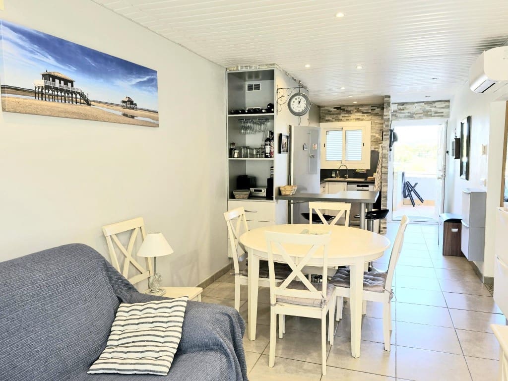 3 bedroom Townhouse for sale in Roses with garage - € 295,000 (Ref: 9713387)