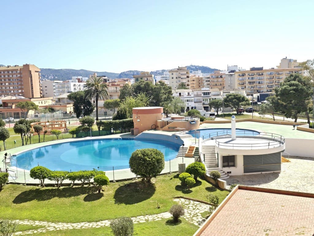 Apartament na sprzedaż w Roses z basenem - 110 000 € (Ref: 9761467)