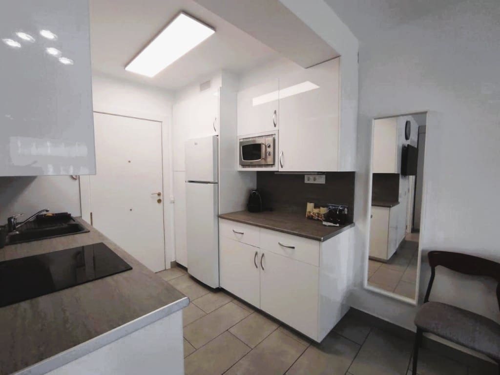 Strandleiligheter til salgs i Roses med svømmebasseng - € 170 000 (Ref: 9797682)