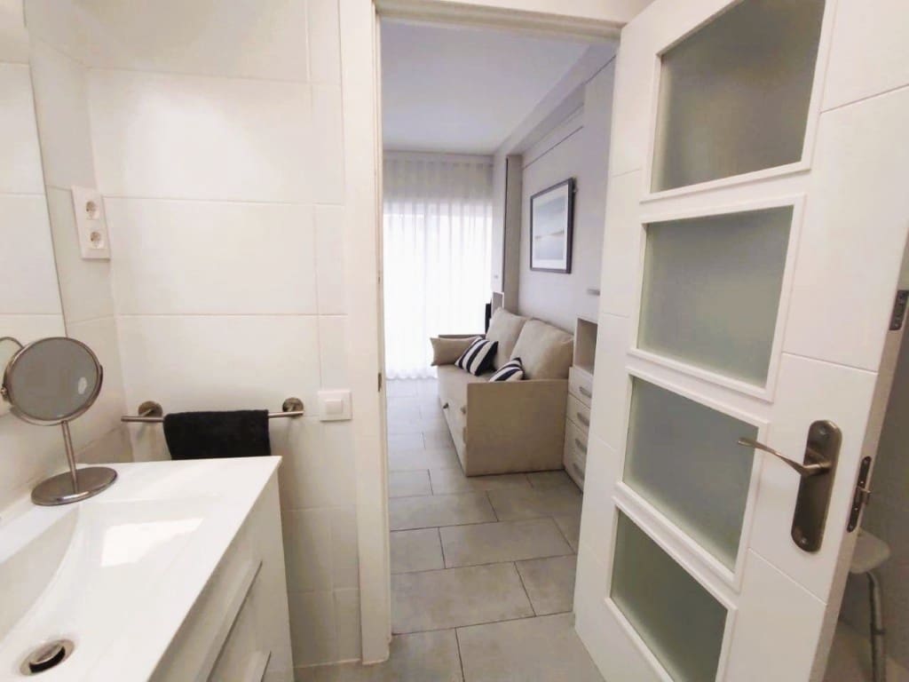 Strandleiligheter til salgs i Roses med svømmebasseng - € 170 000 (Ref: 9797682)