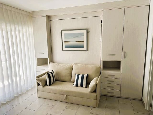 Strandleiligheter til salgs i Santa Margarida, Roses med svømmebasseng - € 170 000 (Ref: 9797682)