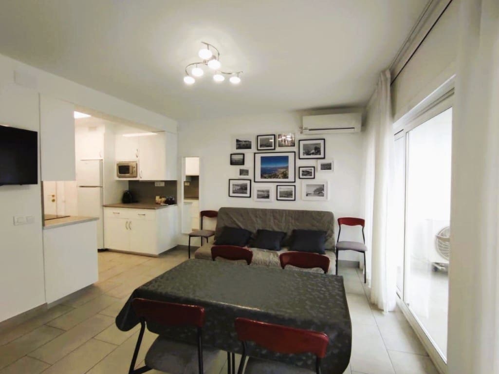 Strandleiligheter til salgs i Roses med svømmebasseng - € 170 000 (Ref: 9797682)