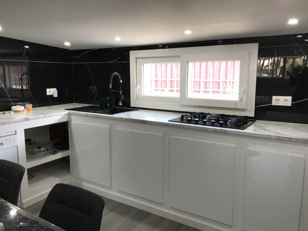 1 quarto Comercial para venda em Roses com garagem - 160 000 € (Ref: 9808344)