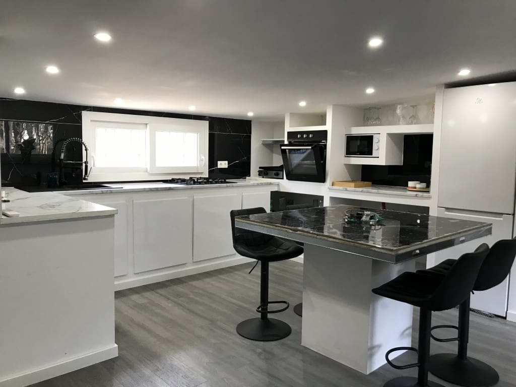 1 quarto Comercial para venda em Roses com garagem - 160 000 € (Ref: 9808344)