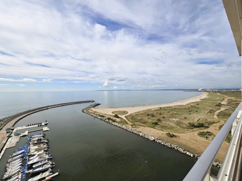 2 bedroom Beach Apartment for sale in Roses - € 420,000 (Ref: 9829441)