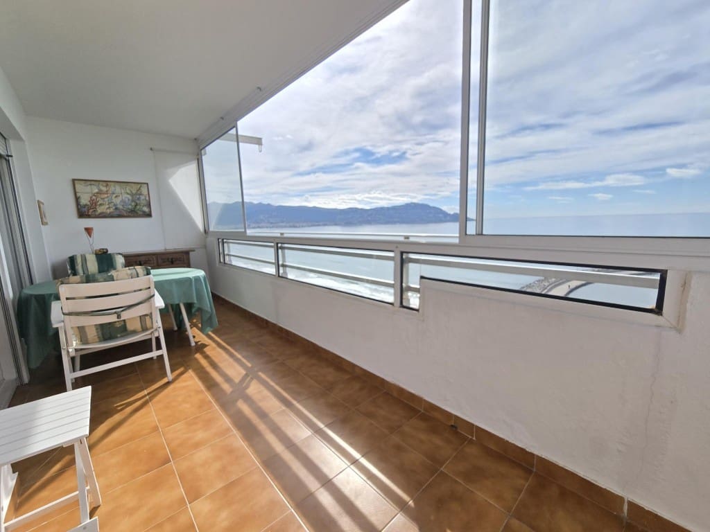 2 bedroom Beach Apartment for sale in Roses - € 420,000 (Ref: 9829441)